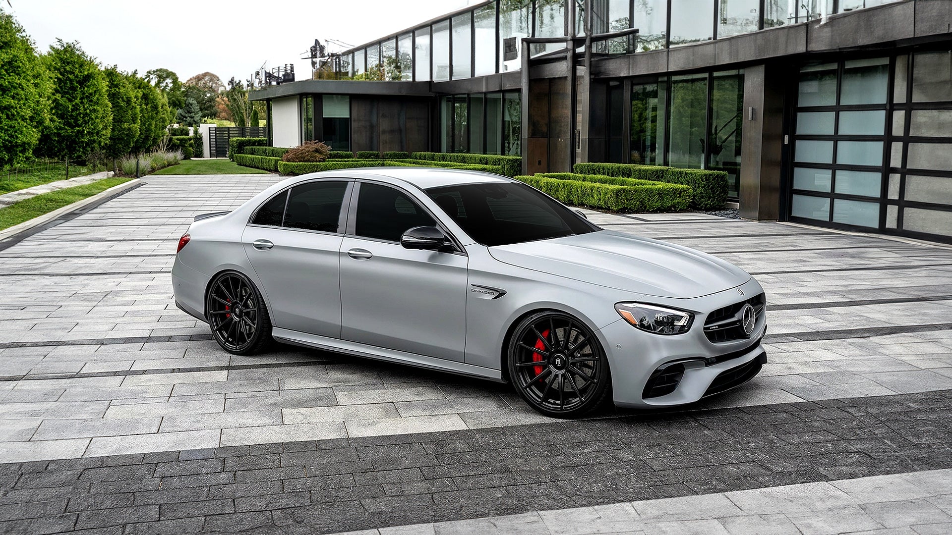 LM-008 Gloss Black