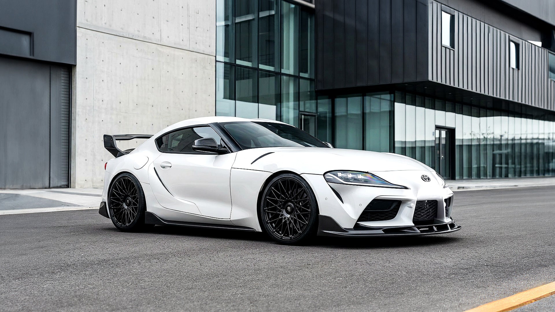 LM-Monza Gloss Black